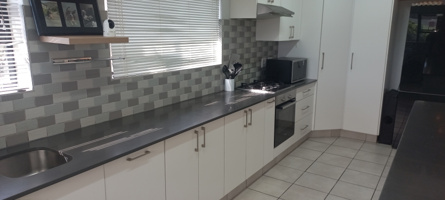 2 Bedroom Property for Sale in Fraaiuitsig Western Cape